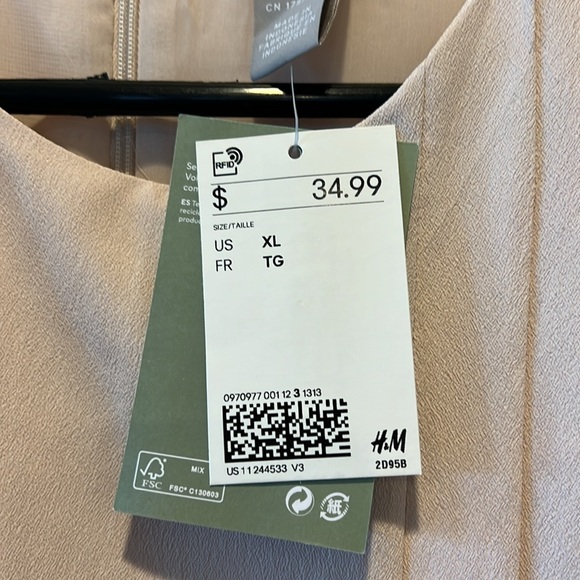 H&M Pleated Dress - Picture 3 of 5